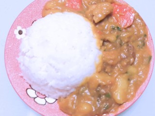 21、浓香咖喱鸡饭,配上米饭，开动