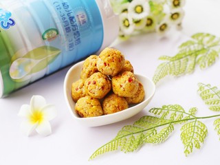 16、酸甜可口的草莓脆米粉球,宝宝超喜欢~