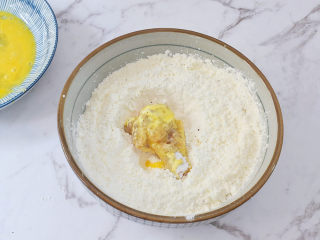 10、香酥小鸡腿,再裹一层面粉