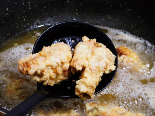15、香酥小鸡腿,捞出控油即可