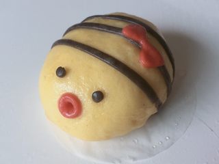 11、卡通果蔬馒头-小蜜蜂,蒸好后都不舍得吃啊