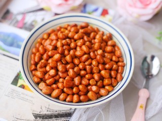 10、油炸花生米,嘎嘣嘎嘣脆。