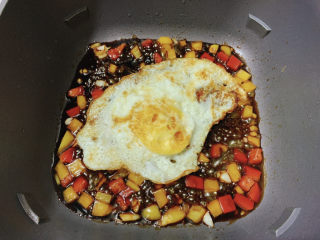 15、荷包蛋焖面,以及煎好的荷包蛋。