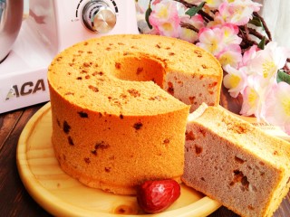 17、红枣紫薯戚风蛋糕,枣香浓郁，口感丰富。