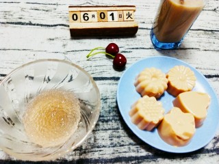 16、香芋布丁,香芋布丁还可以和西米露混合一起，准备香芋布丁西米露奶茶