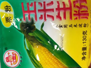 3、蔓越莓蛋糕(蒸),淀粉其实就是平时用的生粉就OK啦!