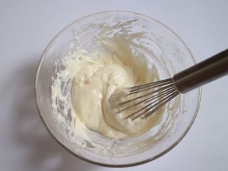 5、日式泡芙蛋糕卷,Z字型搅拌至无干粉