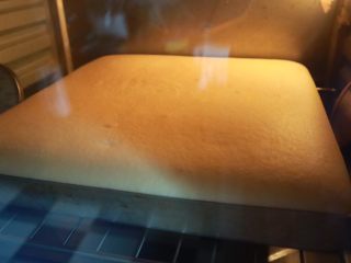 14、日式泡芙蛋糕卷,170度烤25分钟左右