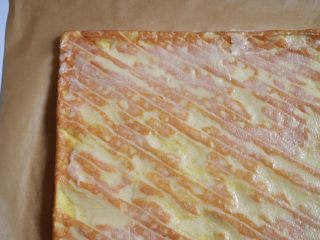 41、日式泡芙蛋糕卷,在泡芙皮的反面薄薄的抹一层