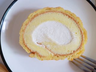 45、日式泡芙蛋糕卷,切面图