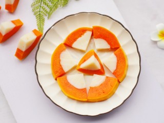 17、木瓜奶冻,一家老小都可以吃。