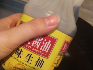 6、乡巴佬卤蛋,100ml左右生抽