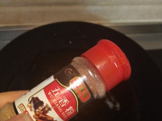 8、乡巴佬卤蛋,五香粉