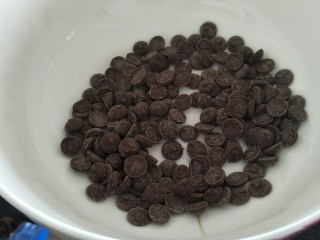 1、抹茶奶酪慕斯核桃布朗尼（8寸）,85克黑巧克力融化