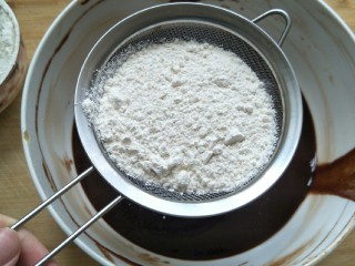 5、抹茶奶酪慕斯核桃布朗尼（8寸）,过筛85g低粉