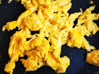 5、蛋炒饭(家常简洁版),正宗土鸡蛋,与洋鸡蛋区别显著。