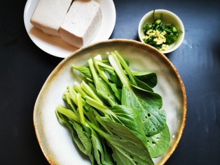 9、蛋炒饭(家常简洁版),青菜豆腐汤
