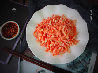 9、粉蒸胡萝卜丝,胡萝卜丝富含大量胡萝卜素，有补肝明目的作用，非常适合经常熬夜加班的上班族们。