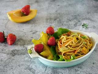 13、春日出游之炒面便当,缤纷炒面便当就做好了。