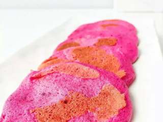 6、火龙果法式松饼—高营养价值,宝宝美味高颜值下午茶!10M+,美美的火龙果法式松饼就做好啦