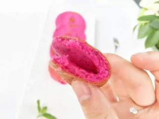 7、火龙果法式松饼—高营养价值,宝宝美味高颜值下午茶!10M+,赶紧给宝宝享用吧