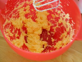 4、酸奶塔,8.这是最后打好的状态。