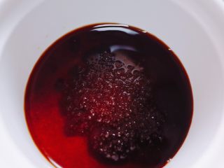 5、兔子姜烧猪排便当,蚝油、酱油、鸡精、糖、盐加一点点水混合