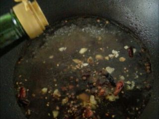 6、开胃解馋的酸辣粉,加入醋