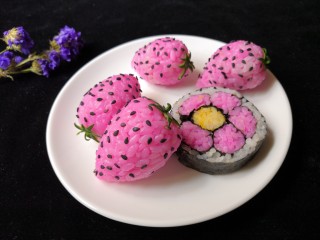 15、草莓饭团,越看越喜欢！