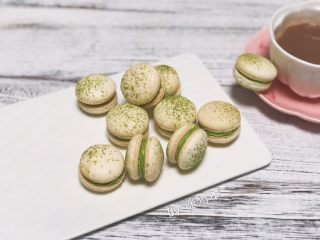 16、意式抹茶马卡龙,马卡龙配上一杯咖啡，完美的下午茶。