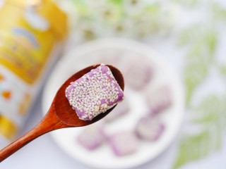 13、香甜软糯的奶香紫薯芝麻方饼,香甜软糯,超级好吃哦~