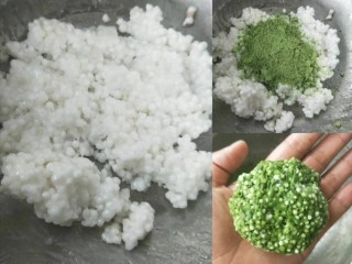 5、水晶粽子,我们要做四种口味,把泡好的西米分成四分,取一份西米加入抹茶粉,拌匀揉合备用