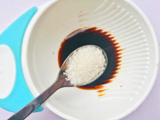 8、好吃到哭的猪油拌面,1勺白糖。