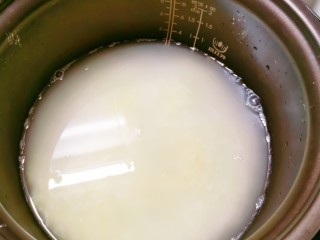 6、酱心营养饭团,放入电压力锅蒸熟备用