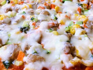 21、秘制芝心卷边披萨,满满的芝士馅料哦。