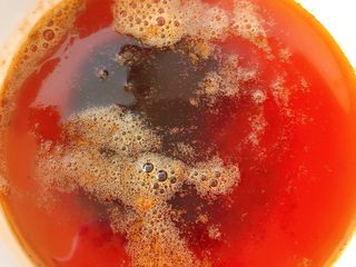 11、鲜虾片,熬好的虾油倒出来沉淀一下