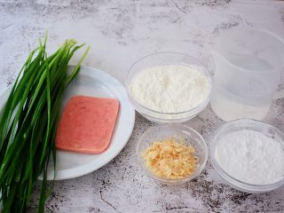 1、煎薄罉,准备好材料