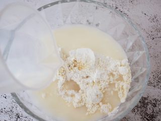 10、煎薄罉,边加水边搅拌