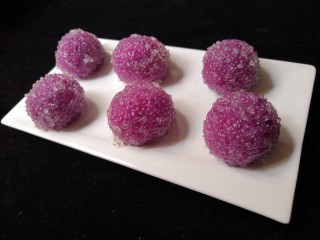 17、西米紫薯球,一款超级简单的西米紫薯水晶球就完成了。