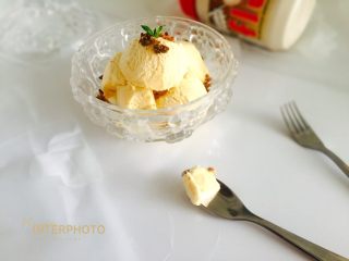 15、可以媲美哈根达斯的焦糖味棉花糖冰淇淋,奶香浓郁，还有淡淡的焦糖香味，无以复加的口感。