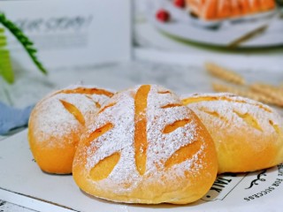 16、奶香软欧包,诱人的面包；柔软的口感、甜蜜的味道，完美。