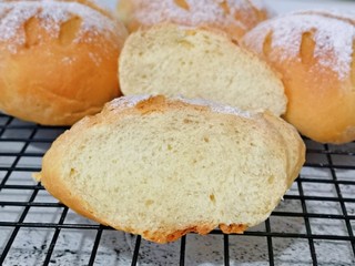 17、奶香软欧包,切开啦，好吃，好看，易操作。