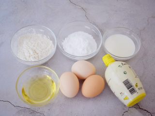 1、原味蒸蛋糕,准备好材料