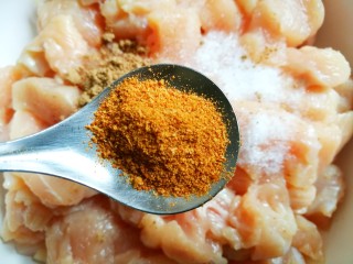 4、狂甩肯德基几条街的劲爆鸡米花,2勺孜然粉