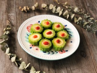 10、苦瓜新吃法——“苦尽甘来”,苦瓜清凉去火，香蕉和蜂蜜润肠通便，对身体健康很有益～