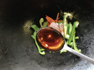 8、青椒肉丝面,一勺料酒