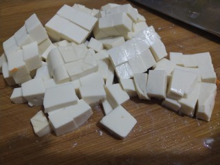 5、土豆鸡肉豆腐咖喱,豆腐切丁