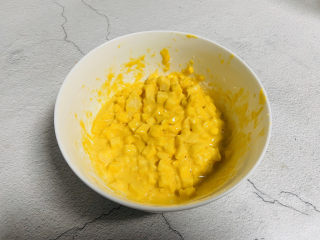 9、苹果饼,搅拌均匀