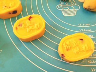 19、绿豆糕,压出蔓越莓绿豆糕