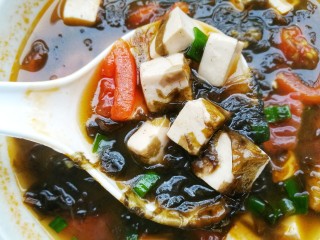 15、紫菜番茄豆腐汤,来一勺～
